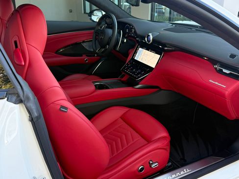 Used 2024 Maserati GranTurismo Trofeo image 38