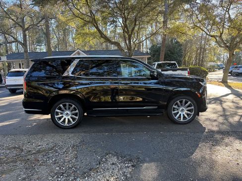 Used 2024 Cadillac Escalade Premium Luxury Platinum image 4