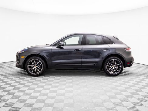 Certified 2025 Porsche Macan image 2