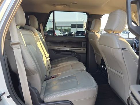 Used 2019 Ford Expedition Limited RWD image 16