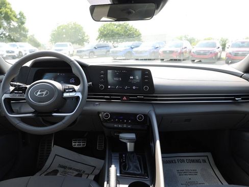 Used 2026 Hyundai Elantra Sport FWD image 14