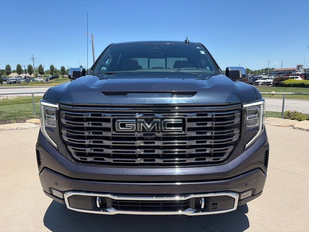 Used 2023 GMC Sierra 1500 Denali Ultimate AWD/4WD image 3