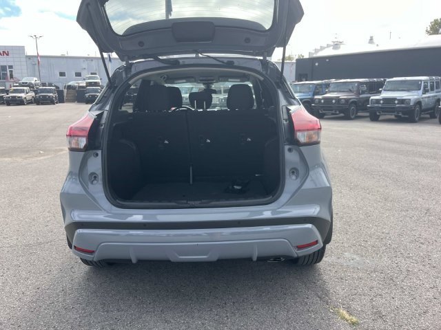 Used 2024 Nissan Kicks SR FWD image 12