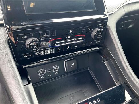 Used 2025 Jeep Grand Cherokee Altitude image 33