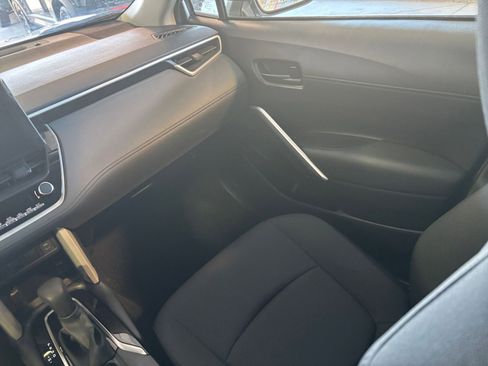 Used 2025 Toyota Corolla Cross LE image 34