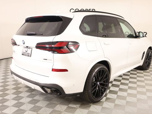New 2026 BMW X5 xDrive40i w/ M Sport Package AWD/4WD image 22