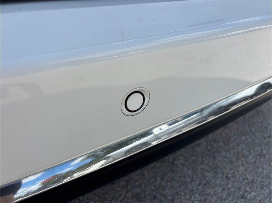 Used 2024 Chrysler Pacifica Limited FWD image 17