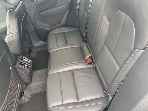 Certified 2025 Volvo XC40 B5 Plus image 36