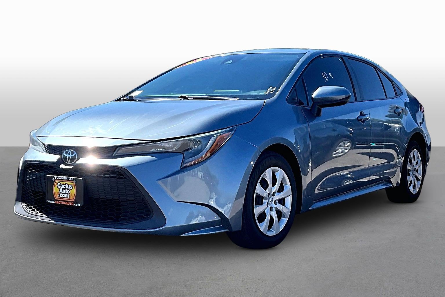 Used 2021 Toyota Corolla LE FWD image 1