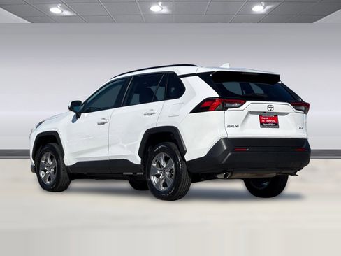 Used 2025 Toyota RAV4 XLE image 7