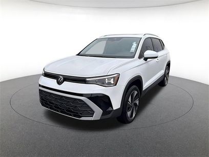 New 2025 Volkswagen Taos SE