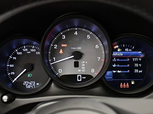 Certified 2025 Porsche Macan image 30