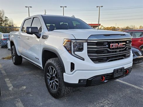 Used 2022 GMC Sierra 1500 AT4 w/ AT4 Premium Package image 5