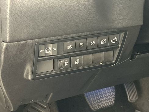 Used 2024 Toyota Tundra Limited AWD/4WD image 13