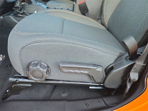 New 2025 Jeep Gladiator Sport image 28