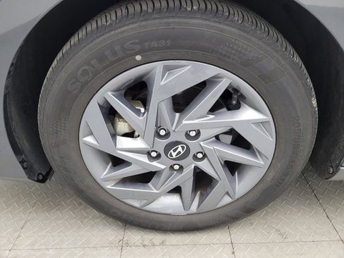 Used 2024 Hyundai Elantra SEL image 31