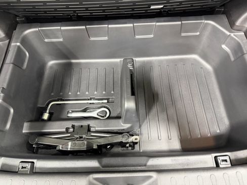 Used 2016 Nissan Juke S FWD image 38