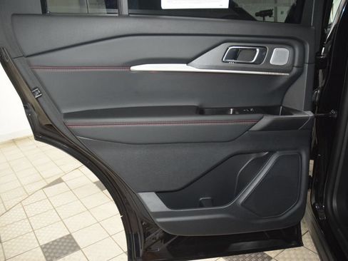 Used 2025 Ford Explorer ST w/ Sun And Sound Package AWD/4WD image 38