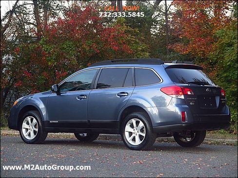 Used 2014 Subaru Outback 2.5i Premium AWD/4WD image 3