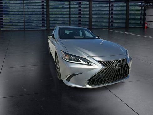 Certified 2024 Lexus ES 350 w/ Premium Package FWD image 3
