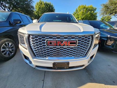 Used 2024 GMC Yukon Denali w/ Advanced Technology Package AWD/4WD image 2