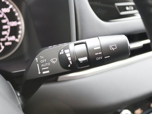 New 2025 Mitsubishi Outlander SE image 30