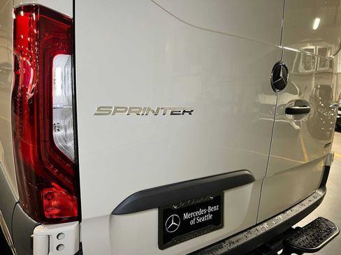 Used 2026 Mercedes-Benz Sprinter 2500 image 16