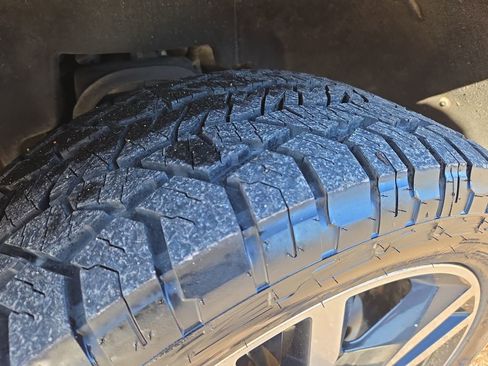 Used 2019 Chevrolet Tahoe LT image 11