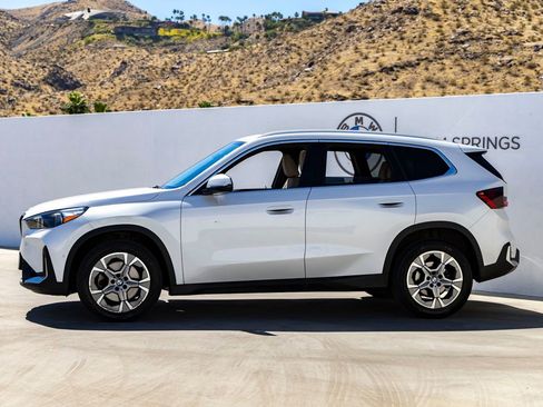 Used 2023 BMW X1 xDrive28i image 3