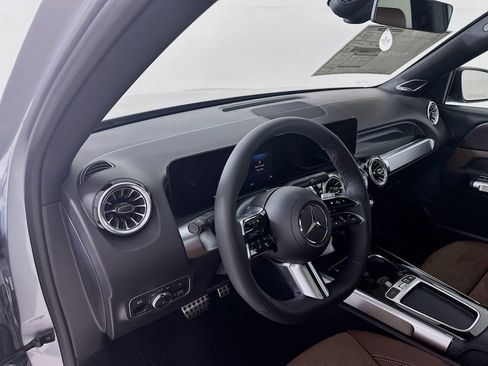 New 2026 Mercedes-Benz GLB 250 image 10