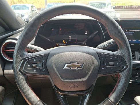 Certified 2024 Chevrolet Trax RS w/ Sunroof Package FWD image 18