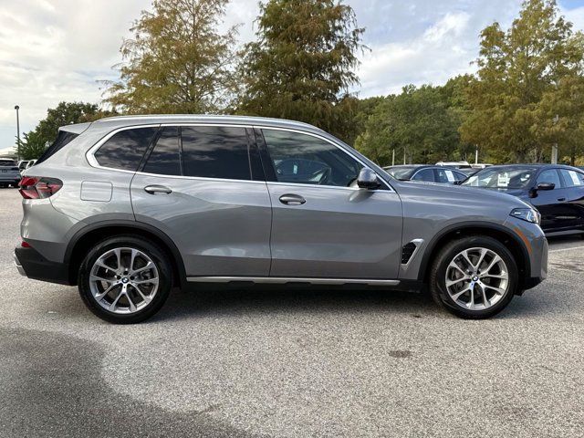 Certified 2024 BMW X5 sDrive40i w/ Premium Package RWD image 2