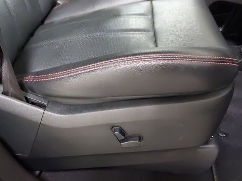 Used 2019 Dodge Grand Caravan GT image 29