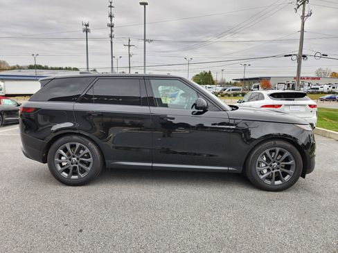 Certified 2025 Land Rover Range Rover Sport image 6