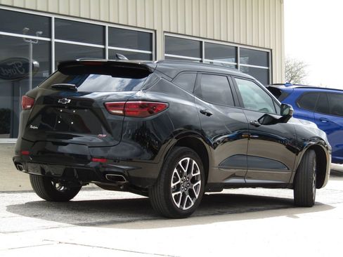 Used 2025 Chevrolet Blazer RS image 3