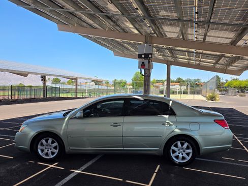 Used 2007 Toyota Avalon Limited FWD image 2
