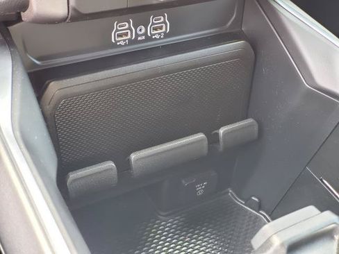 Used 2025 RAM 1500 Big Horn AWD/4WD image 18