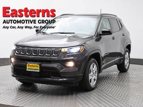 Used 2022 Jeep Compass Latitude AWD/4WD image 1