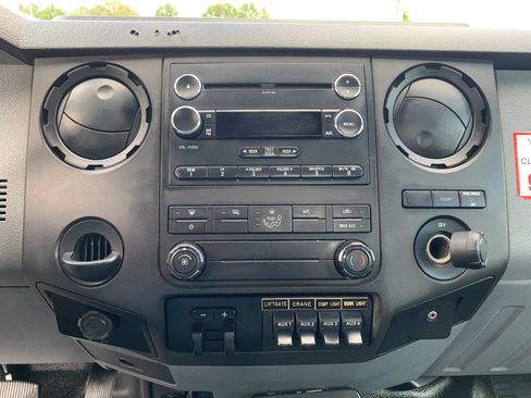 Used 2014 Ford F550 4x4 Regular Cab Super Duty image 15