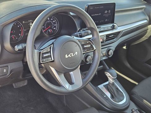 Used 2023 Kia Forte LXS image 2