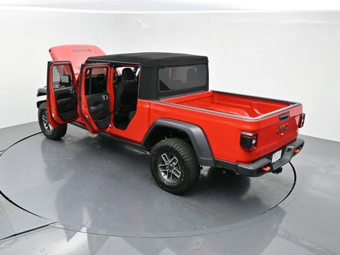 Used 2024 Jeep Gladiator Mojave AWD/4WD image 29