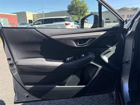 Used 2021 Subaru Outback Premium image 17