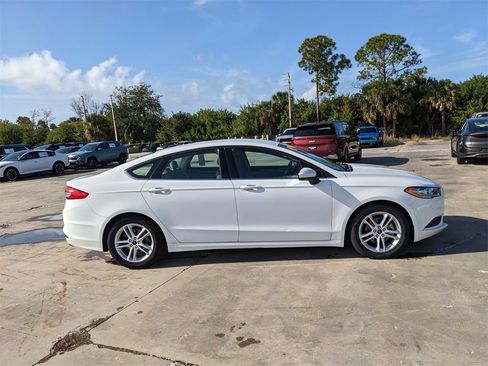 Used 2018 Ford Fusion SE w/ Fusion SE Technology Package image 10