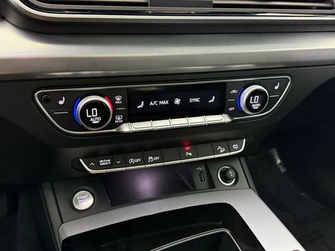 Certified 2025 Audi Q5 2.0T Premium image 20