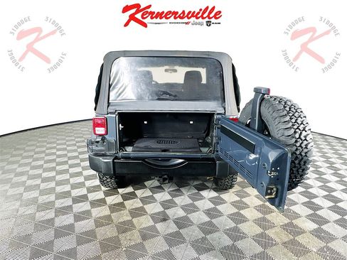 Used 2018 Jeep Wrangler Sport image 27