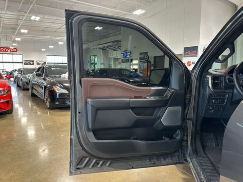 Used 2022 Ford F150 Lariat w/ Equipment Group 502A High image 12