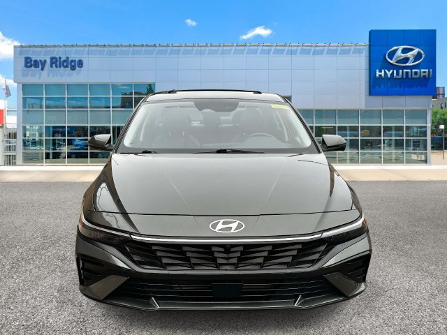 Used 2024 Hyundai Elantra Limited FWD image 11