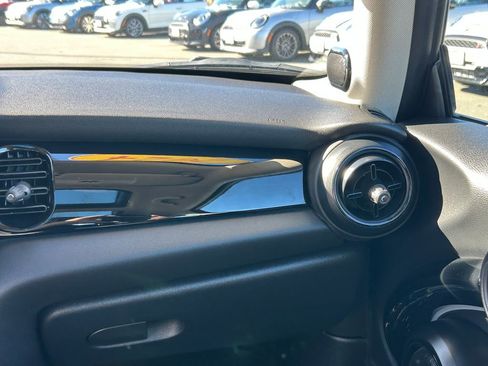 Used 2024 MINI Cooper SE image 24