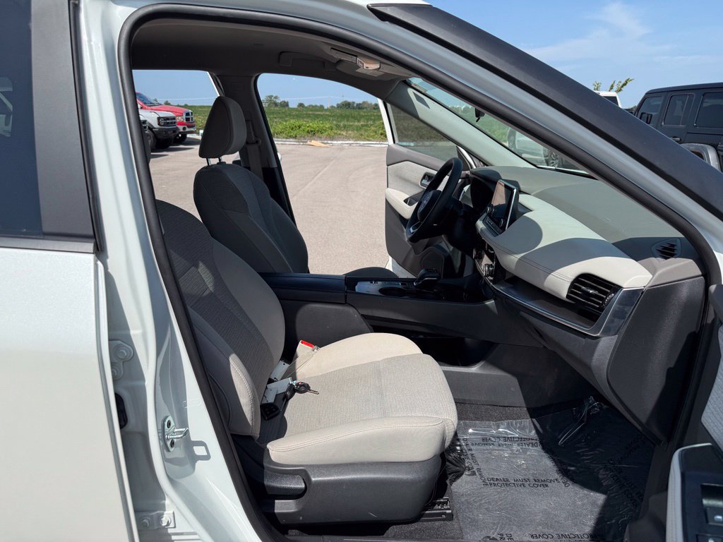 Used 2023 Nissan Rogue SV FWD image 15