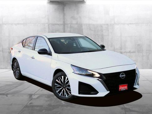 New 2025 Nissan Altima 2.5 SV image 26